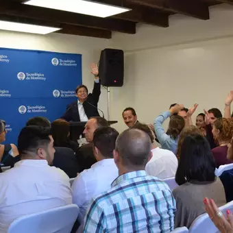 Director del campus Chiapas durante el discurso de inauguración