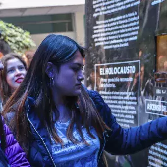 El Túnel Memoria y Tolerancia visita las instalaciones de campus Toluc