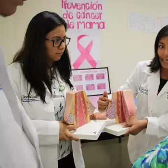 Feria salud semana i stand  diagnóstico cáncer de mama 