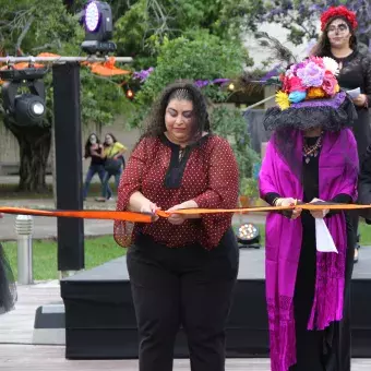 Corte del listón que marca la inauguración del festival