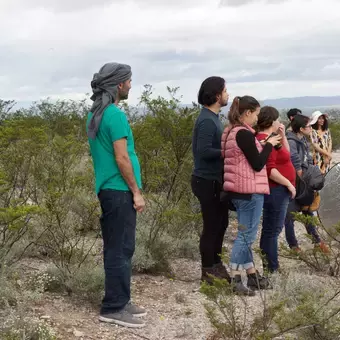 Todos colaborando para realizar un photoshoot en real de catorce