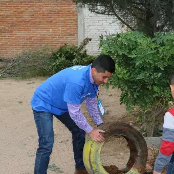 Limpiando las areas para la creación de un nuevo espacio recreativo 