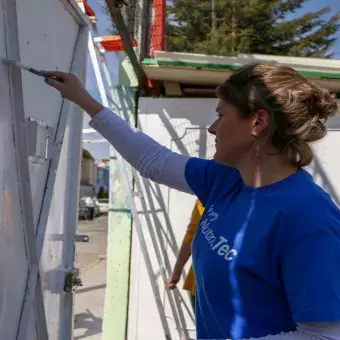 La comunidad del Tec Campus Toluca unió esfuerzos para pintar la escuela Mihuel Hidalgo en San Antonio Buenavista