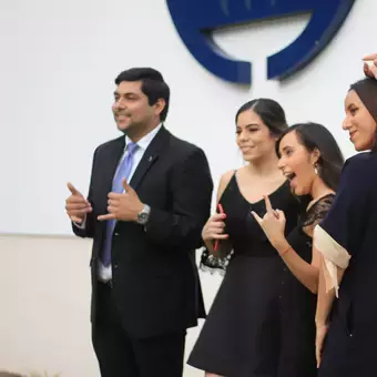 Foto de generación Profesional y PrepaTec