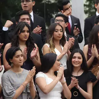 Foto de generación Profesional y PrepaTec