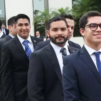 Foto de generación Profesional y PrepaTec