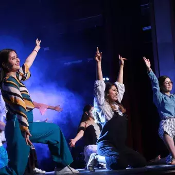 Ensamble Mamma Mia! 2019