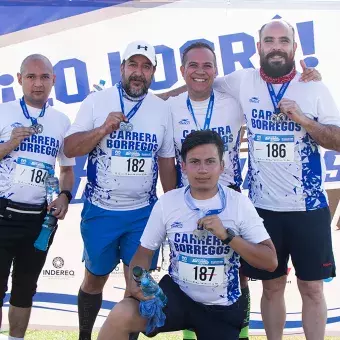 alumnos del tec en carrera borregos 