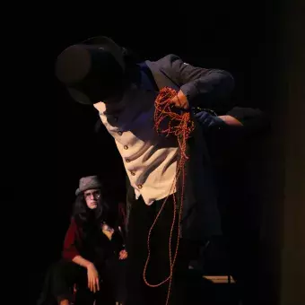 "Esperando a Godot: Teatro del Absurdo" Fotogalería