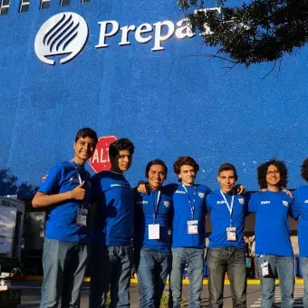 Arriban al campus de PREPATEC Santa Catarina.