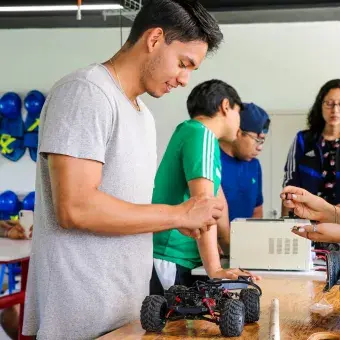 Alumnos del Tecnológico de Monterrey viviendo su Semanai en campus Tampico