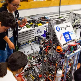 Equipo LamBot en el area de Pits.