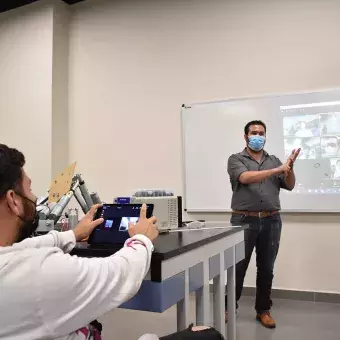 Tec Guadalajara reanuda actividad en laboratorios del campus. 