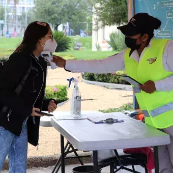 Toma de temperatura al ingresar al campus en el Tec.