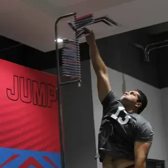 Hector-Zepeda-en-prueba-de-salto-NFL-international-combine-mexico-2021