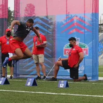 Prueba-broad-jump-NFL-international-combine-mexico-2021