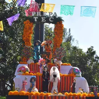 Fiesta de Humanidades en PrepaTec Guadalajara celebra el Día de Muertos.