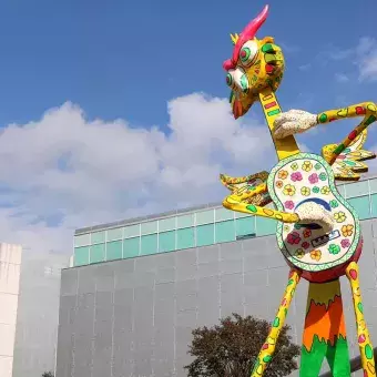 En la explanada del CIAP se colocó una de estas esculturas monumentales