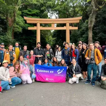 Alumnos de Tec Guadalajara plasman cultura japonesa en arte visual.