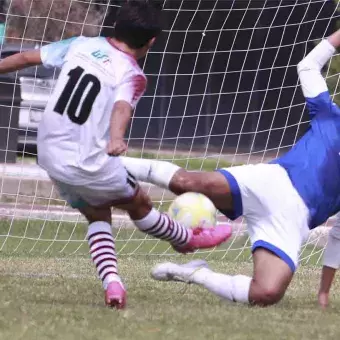 Borregos Laguna mano a mano en futbol soccer varonil en liga ADUL