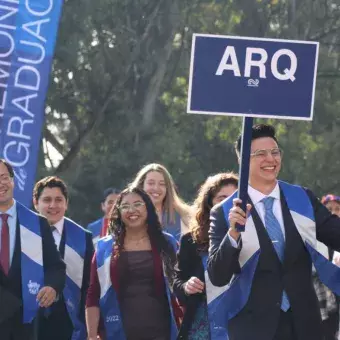 Grupo de egresados de la carrera de arquitectura de campus Estado de México