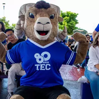 Celebración estudiantil 80 aniversario Tec