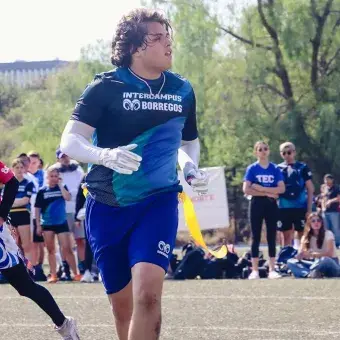 Estudiante representativo de tocho bandera