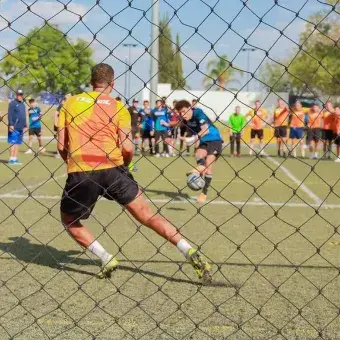 Portero defendiendo su portería