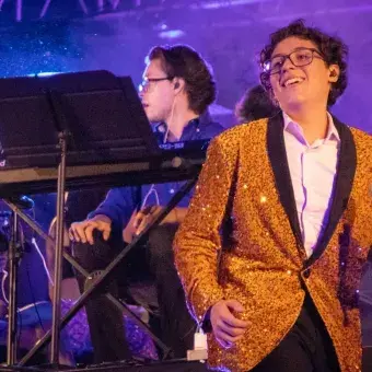 Diego cantante Arte y Cultura interpreta Emmanuel