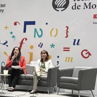 Profesoras durante la presentación del libro en la FIL Monterrey