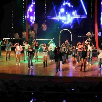 Comunidad Tec vibra en teatro de la ciudad (fotos)