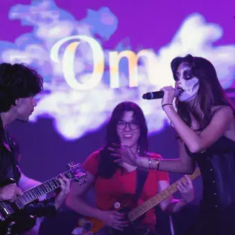 La PrepaTec Cuernavaca celebró la duodécima edición del Festival Omeyocán, inspirado en el Virreinato, con muestras gastronómicas, ofrendas, arte y música que unieron tradición, historia e innovación.