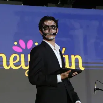 La PrepaTec Cuernavaca celebró la duodécima edición del Festival Omeyocán, inspirado en el Virreinato, con muestras gastronómicas, ofrendas, arte y música que unieron tradición, historia e innovación.