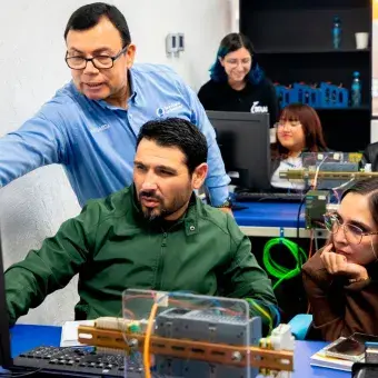 Profesor imparte taller para laguneros sobre el uso de inteligencia artificial en los sistemas de visión industriales