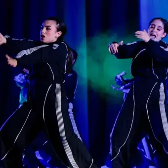 Baile moderno en el escenario