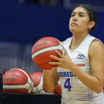 Vanessa Velázquez, primera campeona nacional de triples.