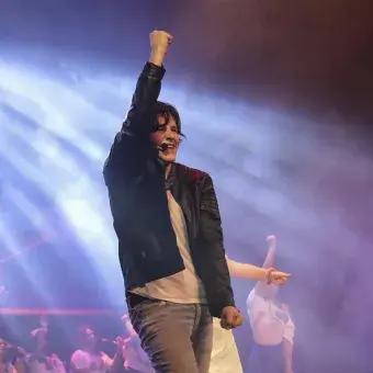 Actor bailando.