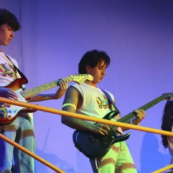 Músicos tocando las canciones del ensamble.