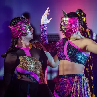 Coreografía inspirada en la lucha libre mexicana