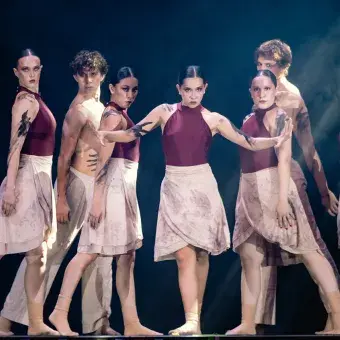 Alumnos participando en el concurso Tec Dance.